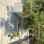 白色之谜酒店 Mykonos Town