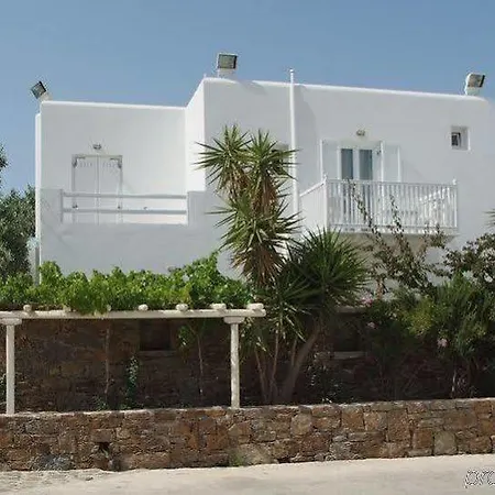 Casa de hóspedes White Myth 2*