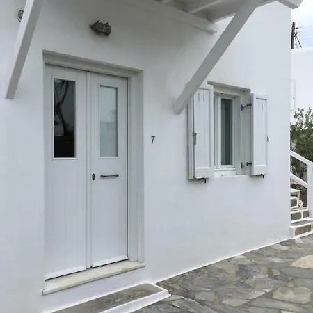 Casa de hóspedes White Myth 2*