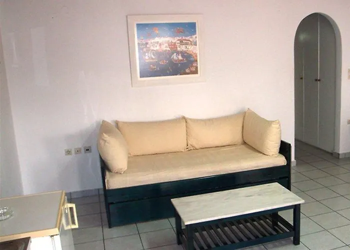 White Myth 3* Mykonos Town